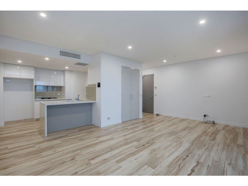 905/2 Como Crescent, Southport QLD 4215