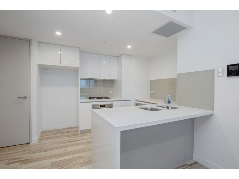 905/2 Como Crescent, Southport QLD 4215