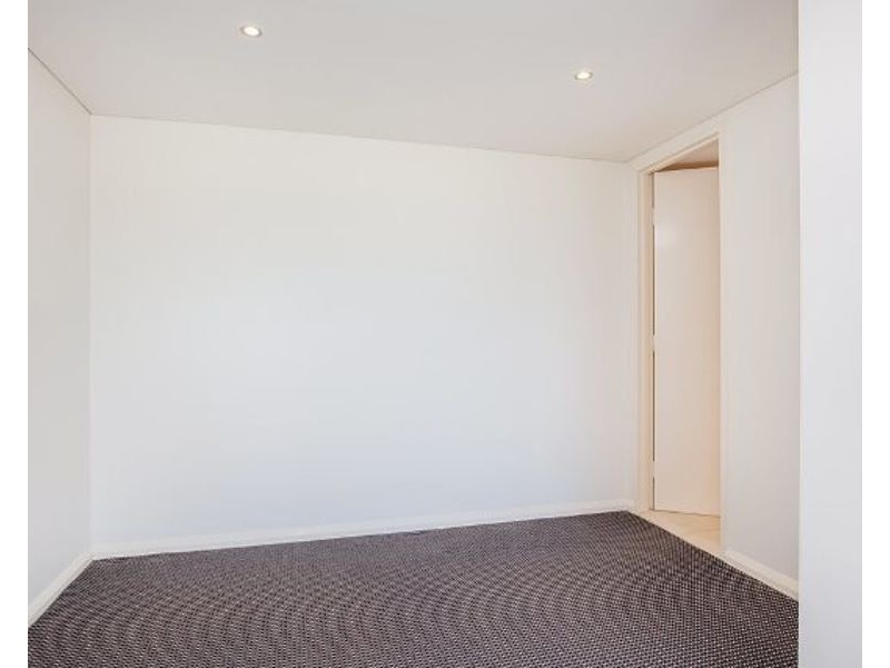 512B/1 Como Crescent, Southport QLD 4215