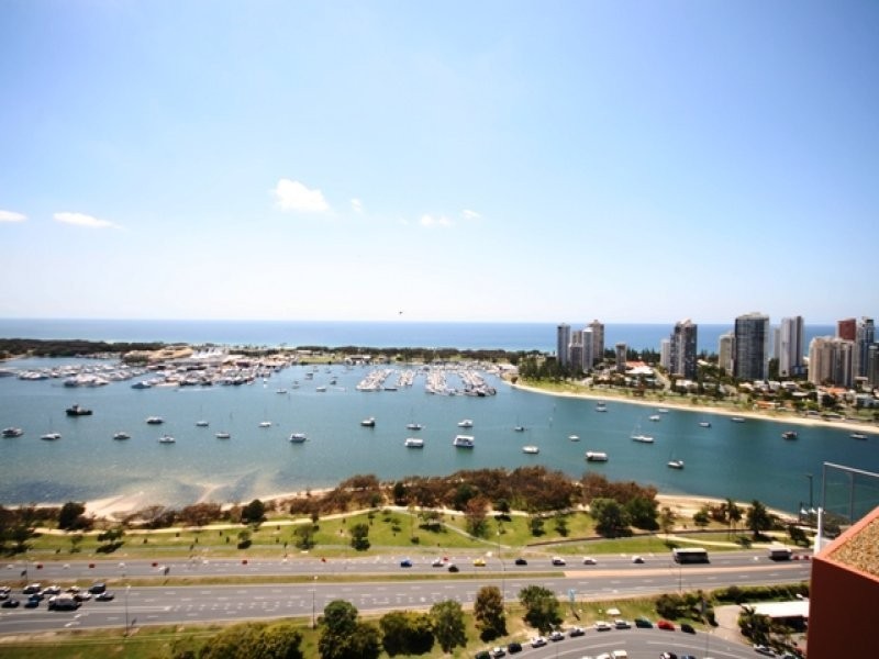 1 Como Crescent, Southport QLD 4215