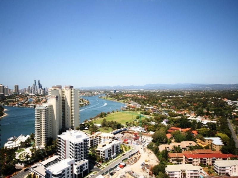 1 Como Crescent, Southport QLD 4215