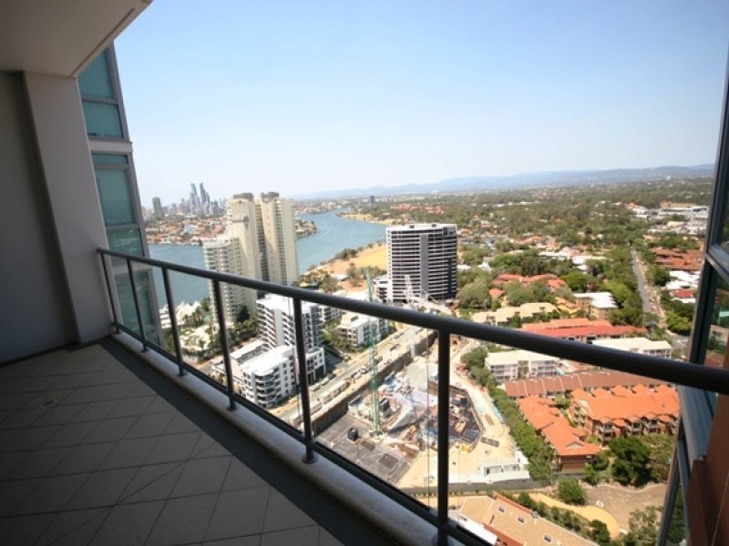 1 Como Crescent, Southport QLD 4215