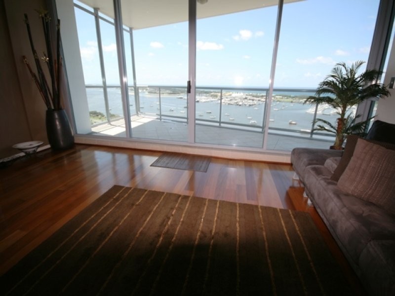 1 Como Crescent, Southport QLD 4215