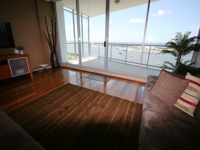 1 Como Crescent, Southport QLD 4215