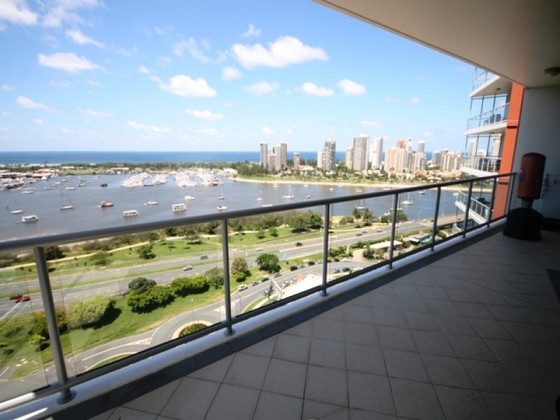 1 Como Crescent, Southport QLD 4215