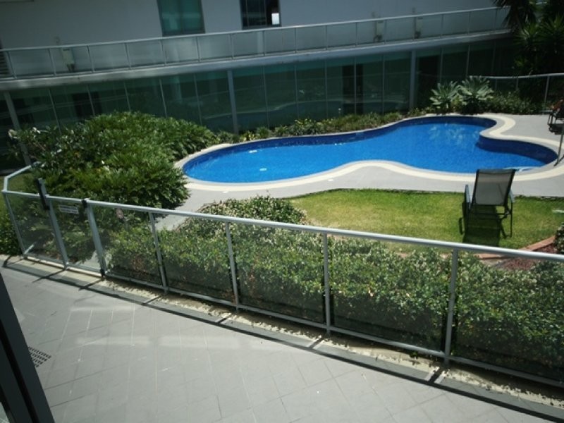 1 Como Crescent, Southport QLD 4215
