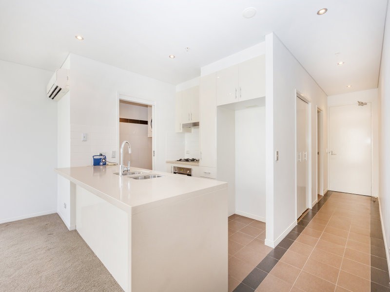 1704/2 Aqua Street, Southport QLD 4215