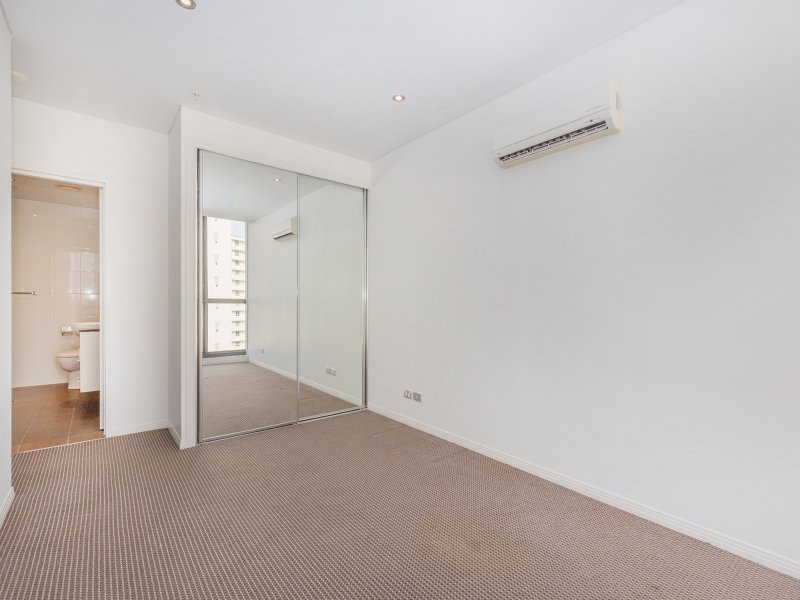 1704/2 Aqua Street, Southport QLD 4215