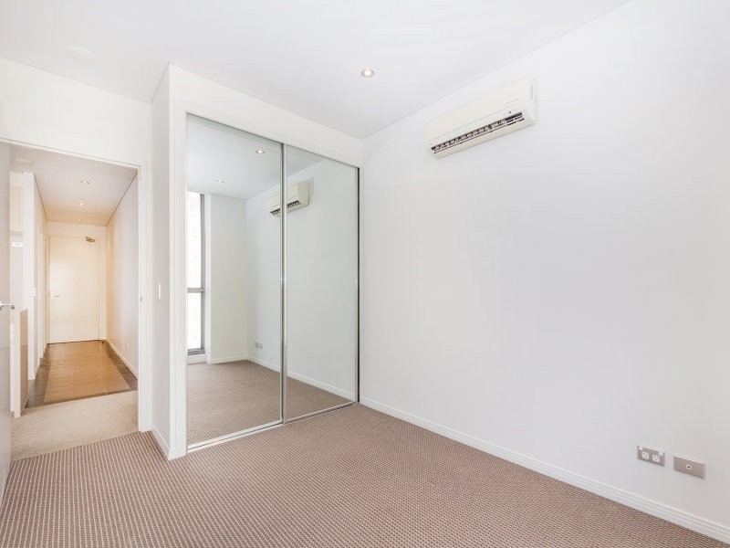 1704/2 Aqua Street, Southport QLD 4215
