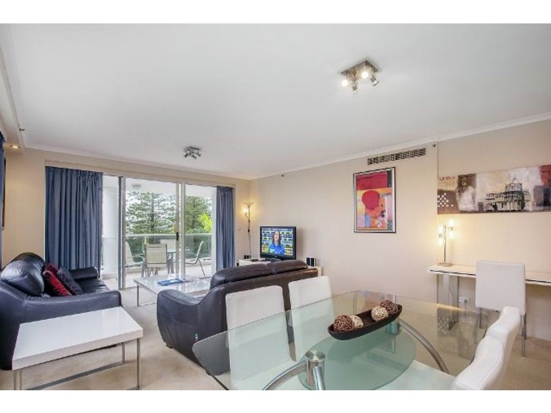1 Hughes Avenue, Main Beach QLD 4217