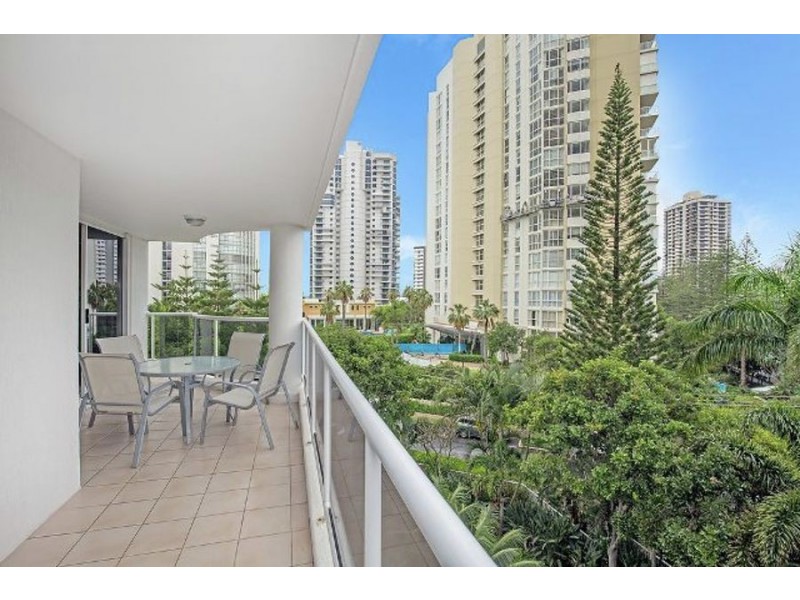 1 Hughes Avenue, Main Beach QLD 4217