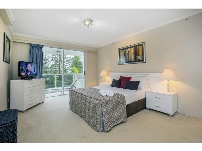 1 Hughes Avenue, Main Beach QLD 4217