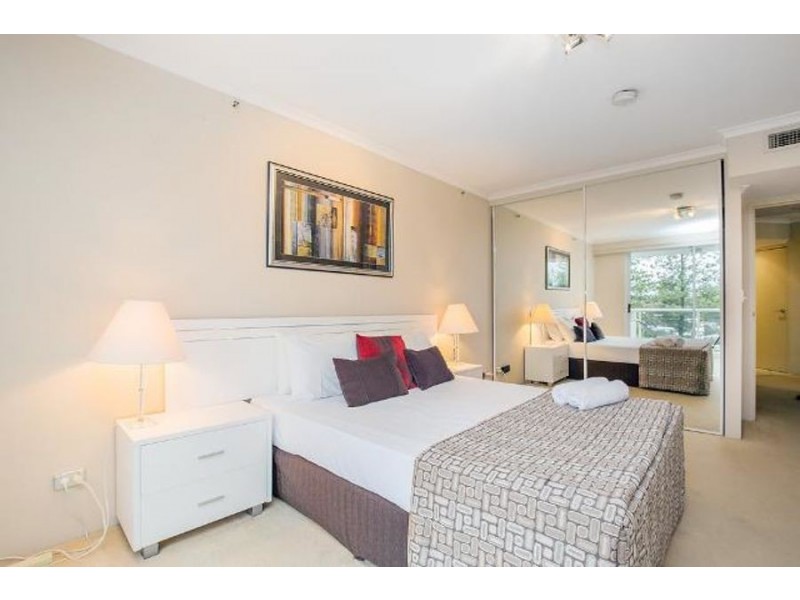 1 Hughes Avenue, Main Beach QLD 4217