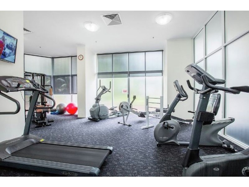 1 Hughes Avenue, Main Beach QLD 4217