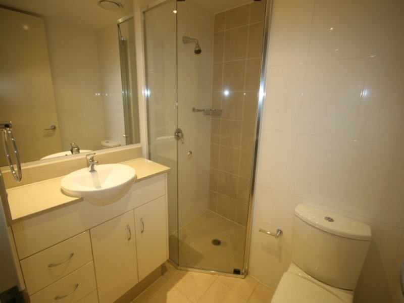 S/1 Como Crescent, Southport QLD 4215