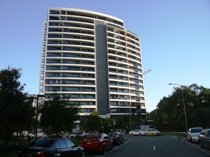 2 Aqua Street, Southport QLD 4215