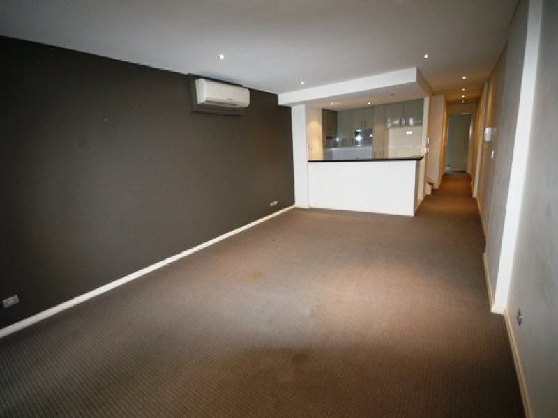205/3 Como Crescent, Southport QLD 4215