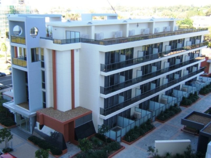 205/3 Como Crescent, Southport QLD 4215