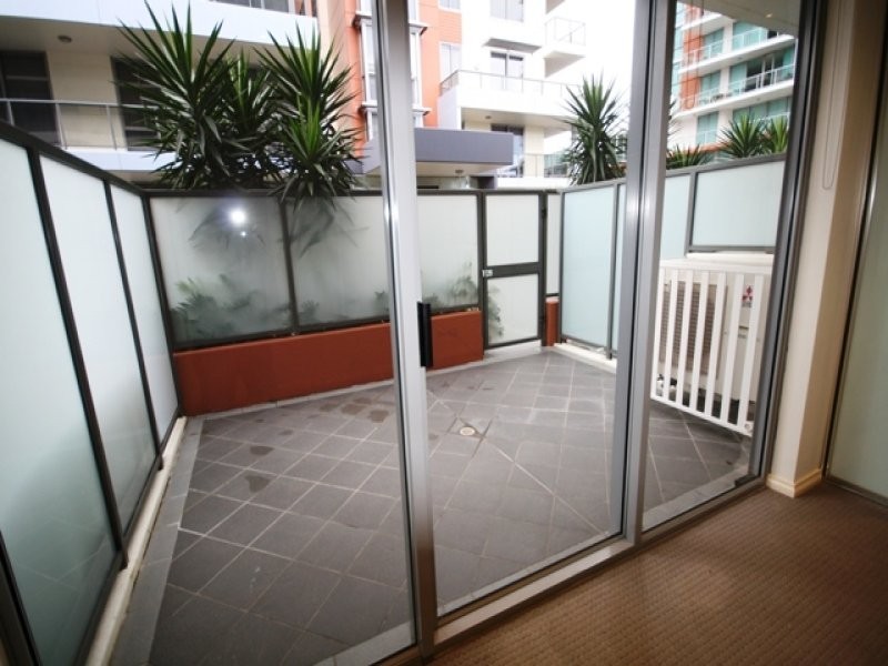 205/3 Como Crescent, Southport QLD 4215
