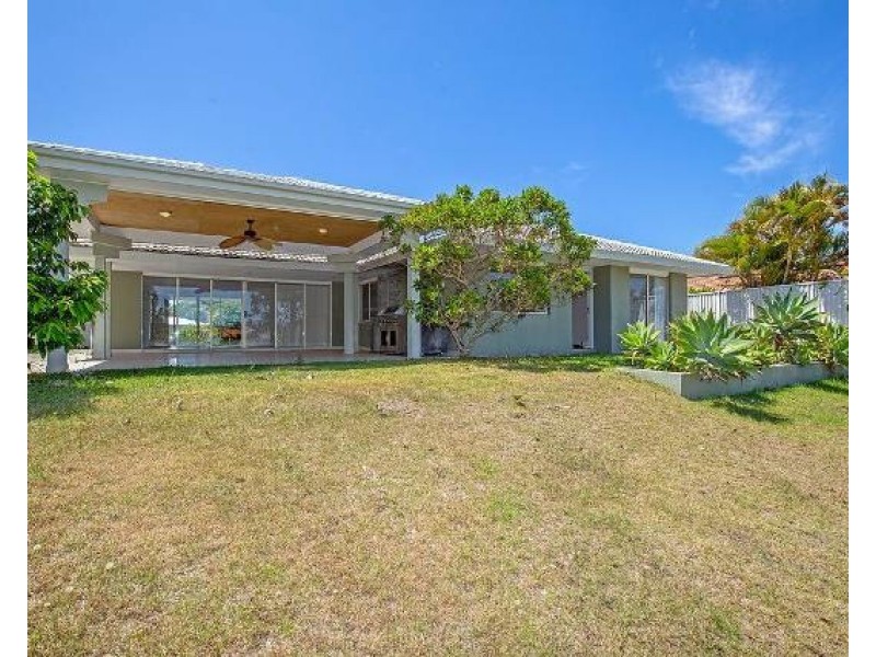 28 Bermuda Street, Broadbeach Waters QLD 4218