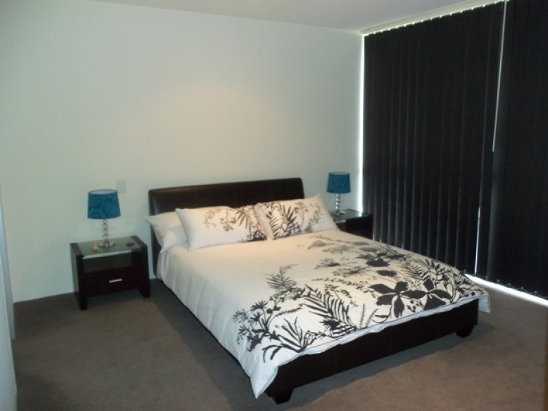 1004/4 Wahroonga Place, Surfers Paradise QLD 4217