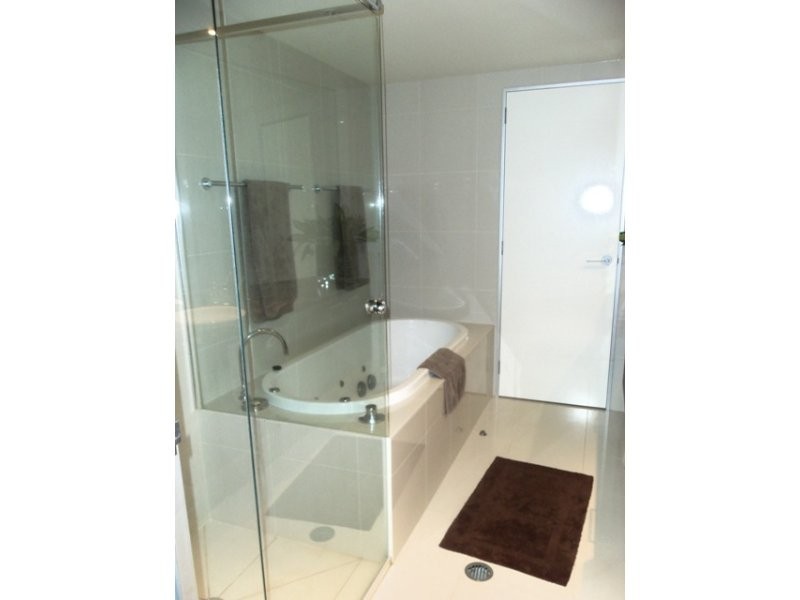 1004/4 Wahroonga Place, Surfers Paradise QLD 4217