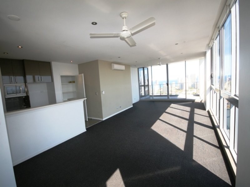 4 Como Crescent, Southport QLD 4215