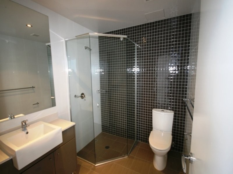 4 Como Crescent, Southport QLD 4215