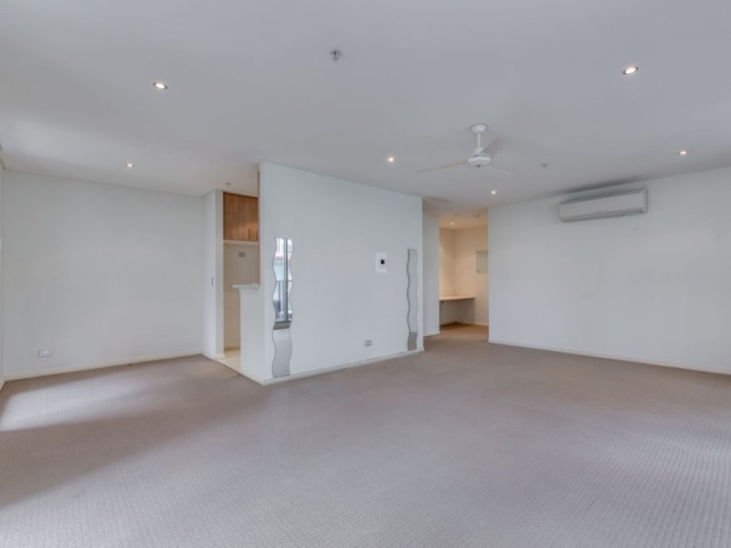 3 Como Crescent, Southport QLD 4215