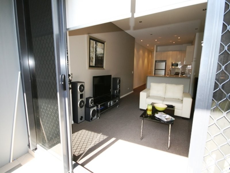 2 Aqua Street, Southport QLD 4215