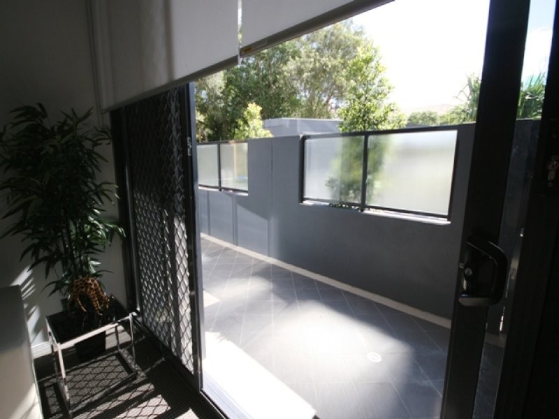 2 Aqua Street, Southport QLD 4215