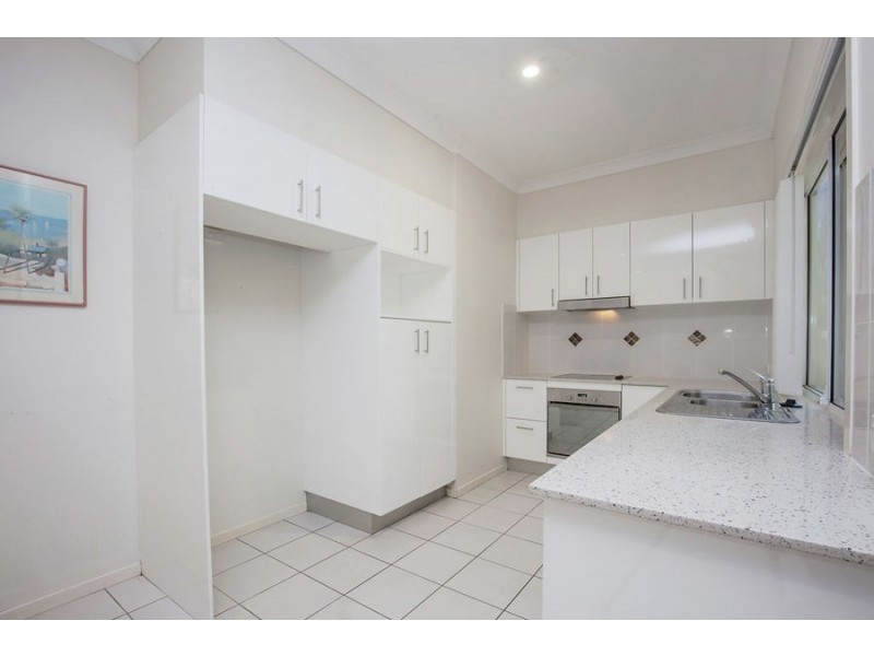 129 Pohlman Street, Southport QLD 4215
