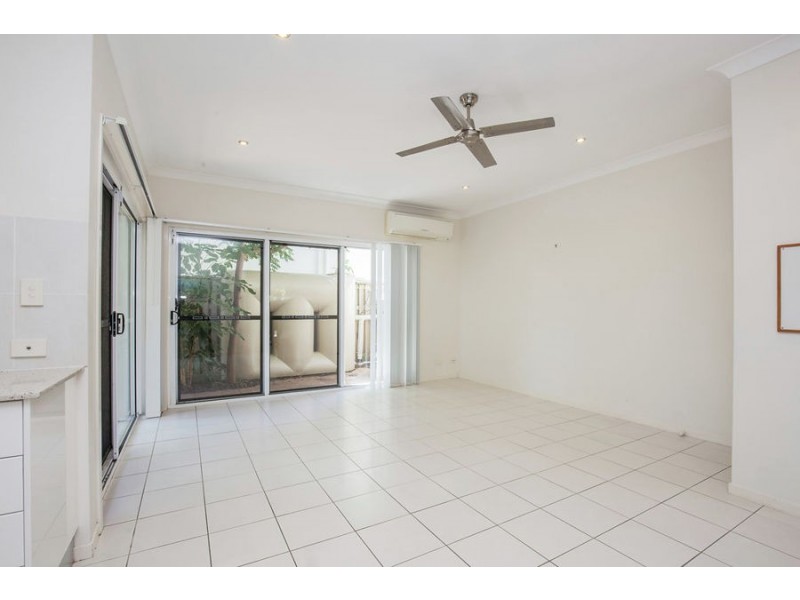 129 Pohlman Street, Southport QLD 4215