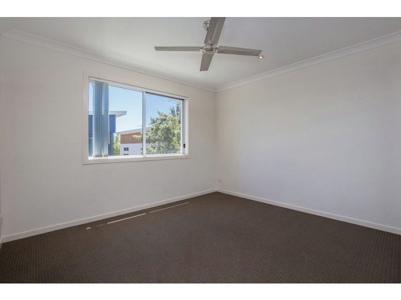129 Pohlman Street, Southport QLD 4215