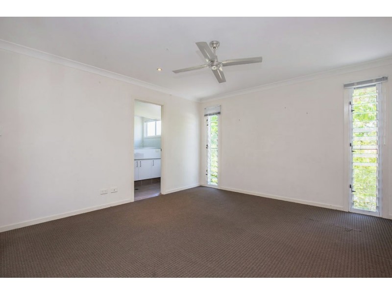 129 Pohlman Street, Southport QLD 4215