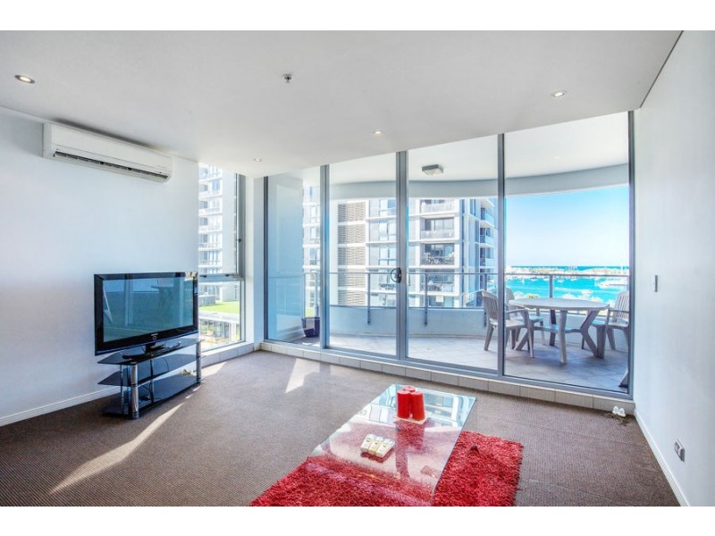 4 Como Crescent, Southport QLD 4215