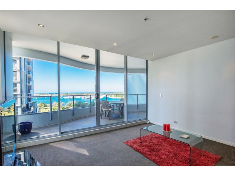 4 Como Crescent, Southport QLD 4215