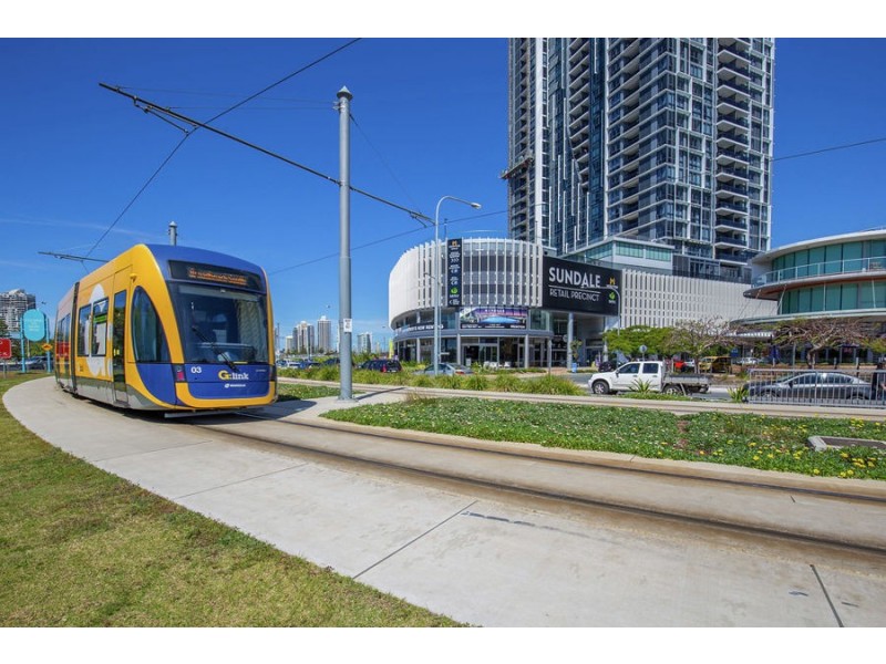 4 Como Crescent, Southport QLD 4215