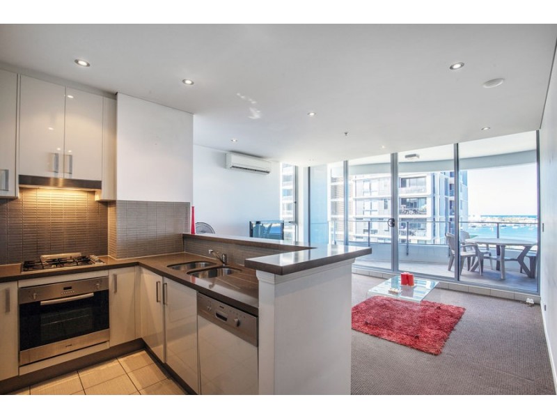 4 Como Crescent, Southport QLD 4215