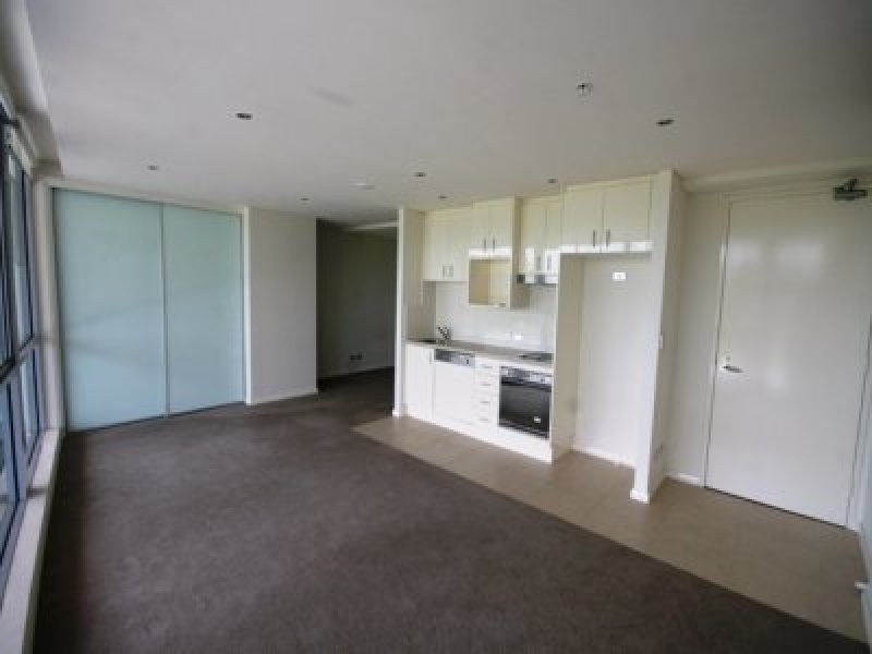 1 Como Crescent, Southport QLD 4215