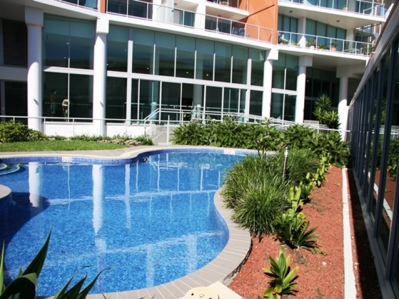 1 Como Crescent, Southport QLD 4215