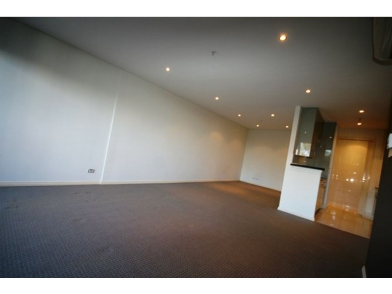 414/3 Como Crescent, Southport QLD 4215