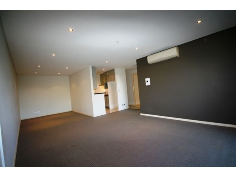 414/3 Como Crescent, Southport QLD 4215