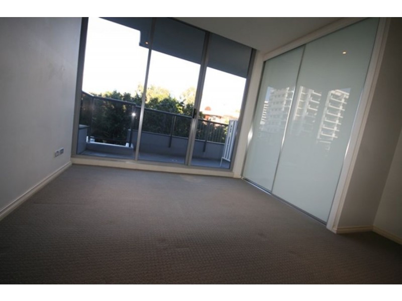 414/3 Como Crescent, Southport QLD 4215