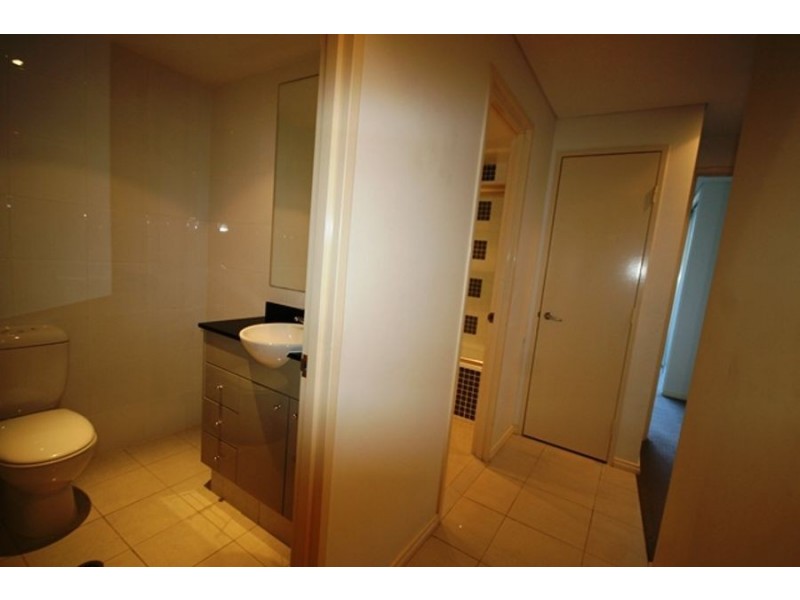 414/3 Como Crescent, Southport QLD 4215