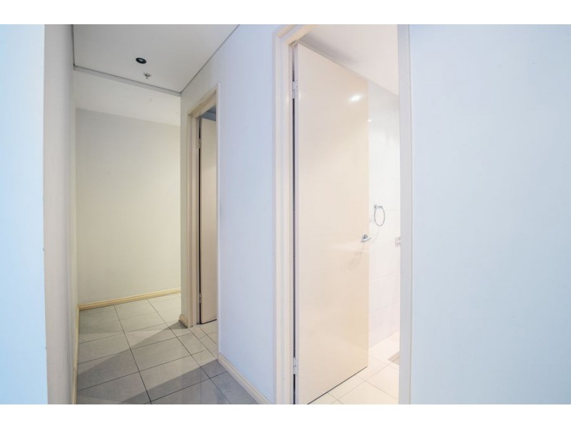 414/3 Como Crescent, Southport QLD 4215