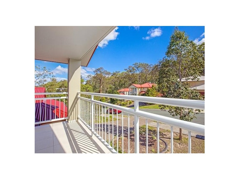 8 Caragh, Oxenford QLD 4210