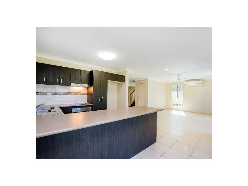 8 Caragh, Oxenford QLD 4210