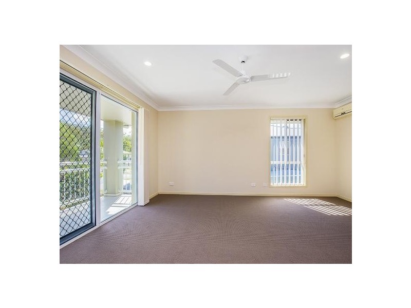 8 Caragh, Oxenford QLD 4210