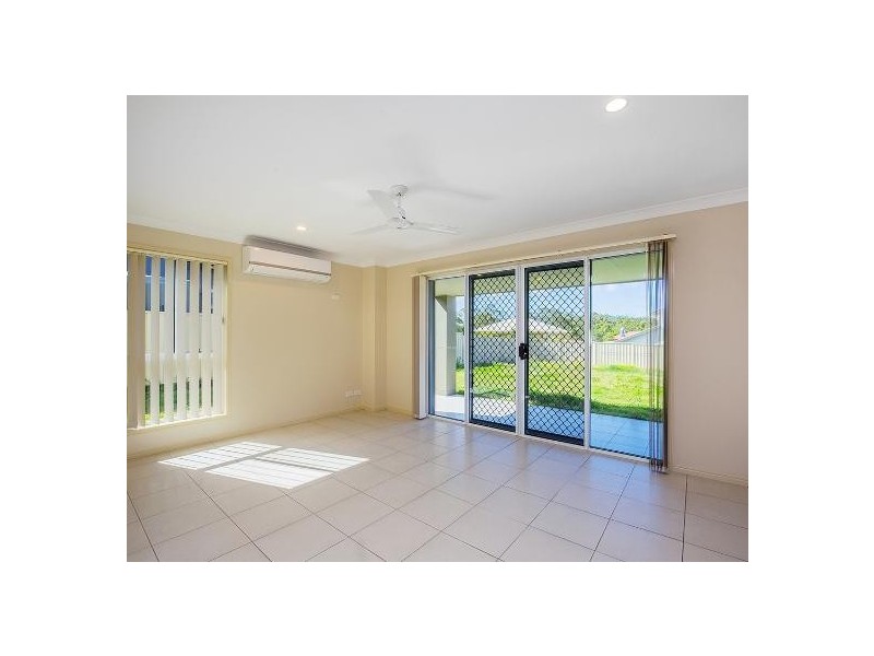 8 Caragh, Oxenford QLD 4210